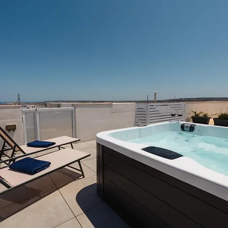 Mellieha Penthouse Seaviews Hot Tub By Homely Exterior photo